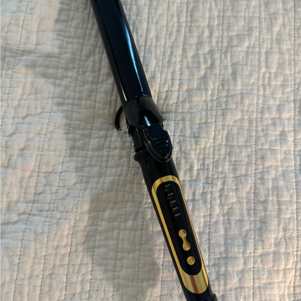 Professional Black and Gold Hair Curler